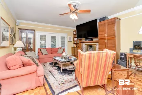 Living - 421 Tuthill Ln, Mobile, AL 36608 photo 2 of 3