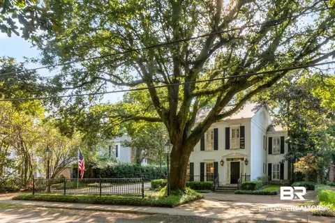 Exterior - 421 Tuthill Ln, Mobile, AL 36608 photo 9 of 14
