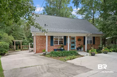 400 Circle Dr, Fairhope, AL 36532