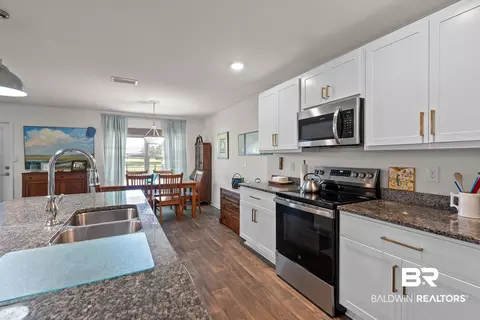 Kitchen - 8161 Irwin Loop, Daphne, AL 36526 photo 3 of 6