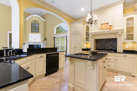 Kitchen - 14890 Celeste Rd, Chunchula, AL 36521 photo 7 of 8