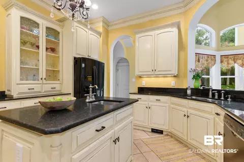 Kitchen - 14890 Celeste Rd, Chunchula, AL 36521 photo 5 of 8
