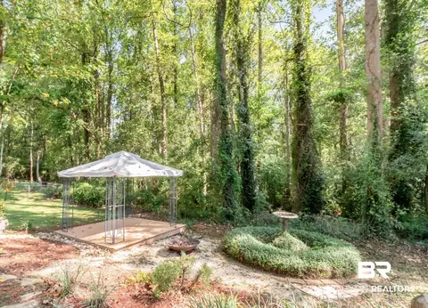 Exterior - 3016 Lindholm Dr, Mobile, AL 36693 photo 6 of 8