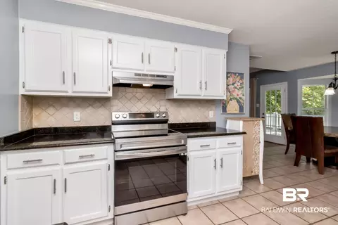 Kitchen - 3016 Lindholm Dr, Mobile, AL 36693 photo 3 of 5