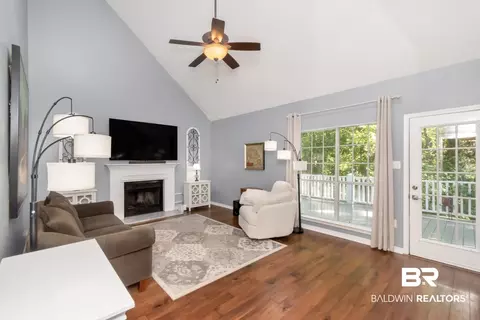 Living - 3016 Lindholm Dr, Mobile, AL 36693 photo 1 of 2