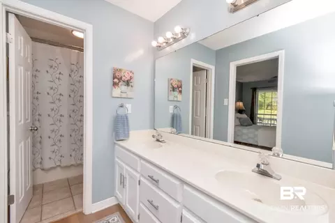 Bath - 3016 Lindholm Dr, Mobile, AL 36693 photo 1 of 4
