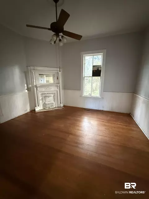 Living - 352 S Ann St, Mobile, AL 36604 photo 1 of 5