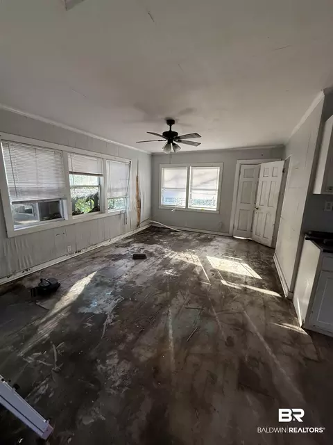 Living - 352 S Ann St, Mobile, AL 36604 photo 2 of 5