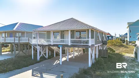 391 E Bernard Ct, Gulf Shores, AL 36542