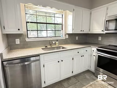 Kitchen - 1109 Mcneil Ave, Mobile, AL 36609 photo 1 of 3