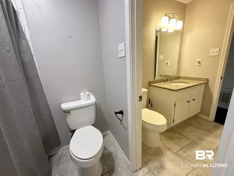 Bath - 1109 Mcneil Ave, Mobile, AL 36609 photo 2 of 2
