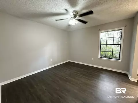 Living - 1109 Mcneil Ave, Mobile, AL 36609 photo 2 of 2