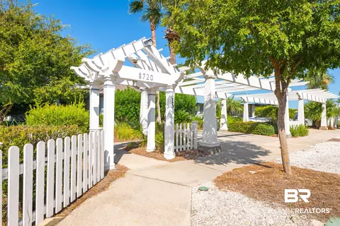 8720 Greenwich Ct, Gulf Shores, AL 36542