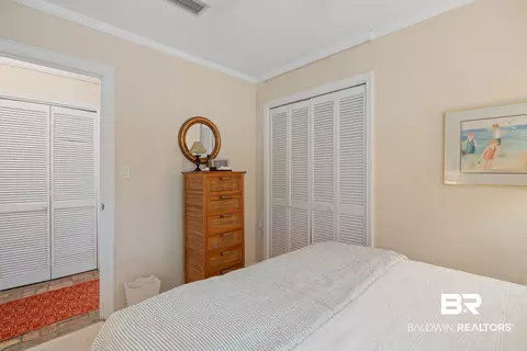 Bedroom - 8785 Red Fish Point Rd, Lillian, AL 36549 photo 5 of 8