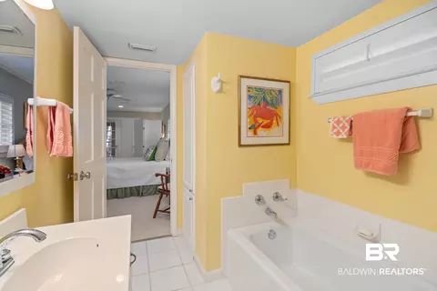 Bath - 8785 Red Fish Point Rd, Lillian, AL 36549 photo 3 of 5