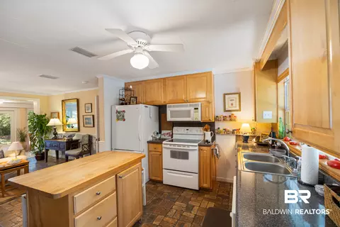 Kitchen - 8785 Red Fish Point Rd, Lillian, AL 36549 photo 1 of 3