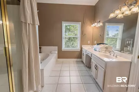 Bath - 3458 Mariner Cir, Orange Beach, AL 36561 photo 3 of 8
