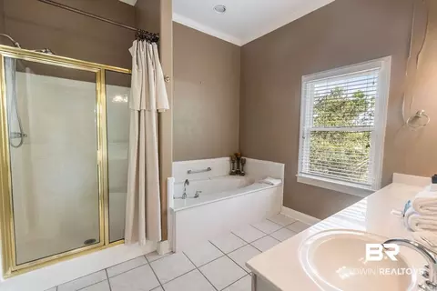 Bath - 3458 Mariner Cir, Orange Beach, AL 36561 photo 2 of 8