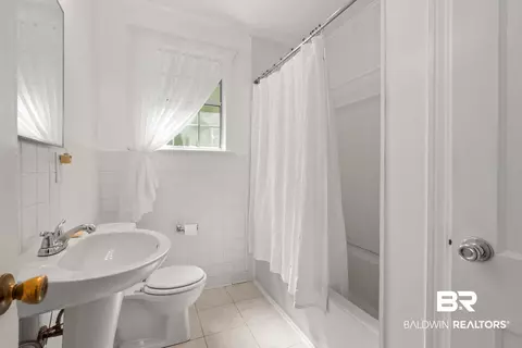 Bath - 5105 E Village Cir, Mobile, AL 36608 photo 1 of 1