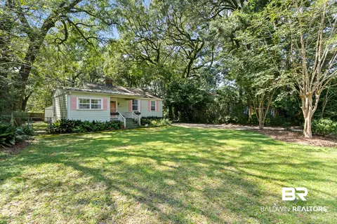 Exterior - 5105 E Village Cir, Mobile, AL 36608 photo 6 of 9