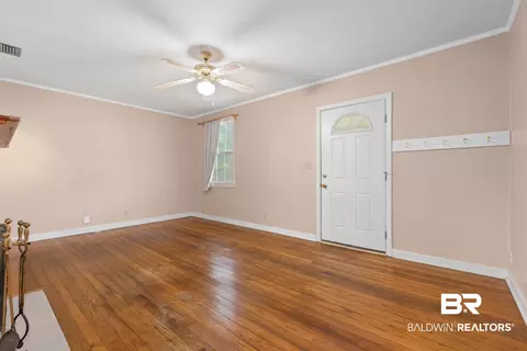 Living - 5105 E Village Cir, Mobile, AL 36608 photo 1 of 2