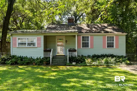 Exterior - 5105 E Village Cir, Mobile, AL 36608 photo 2 of 9