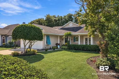 33 Lagoon Dr, Gulf Shores, AL 36542