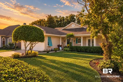 33 Lagoon Dr, Gulf Shores, AL 36542