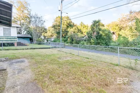 Exterior - 25 Southern St, Chickasaw, AL 36611 photo 9 of 15