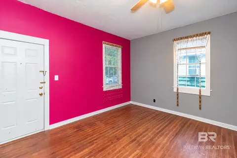 Living - 25 Southern St, Chickasaw, AL 36611 photo 5 of 6