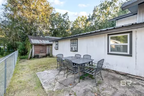 Exterior - 25 Southern St, Chickasaw, AL 36611 photo 8 of 15