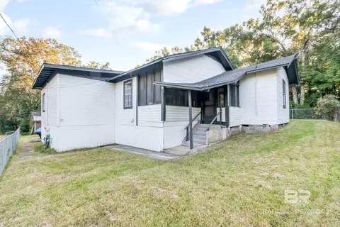 Exterior - 25 Southern St, Chickasaw, AL 36611 photo 10 of 15