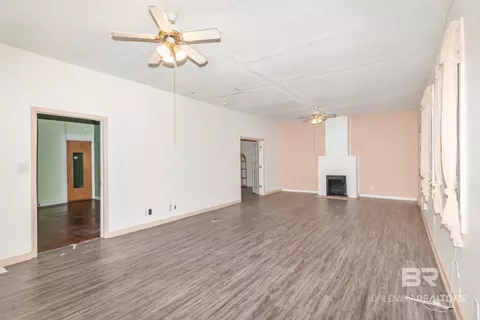 Living - 25 Southern St, Chickasaw, AL 36611 photo 3 of 6