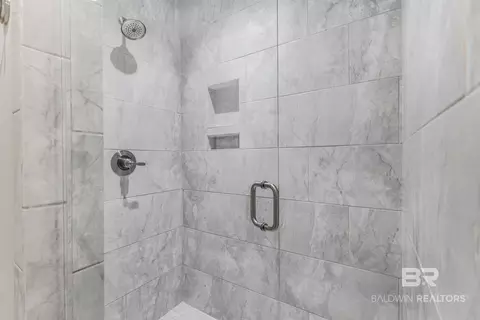 Bath - 19847 Bunker Loop, Fairhope, AL 36532 photo 4 of 8