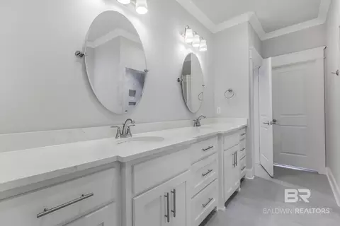 Bath - 19847 Bunker Loop, Fairhope, AL 36532 photo 2 of 8