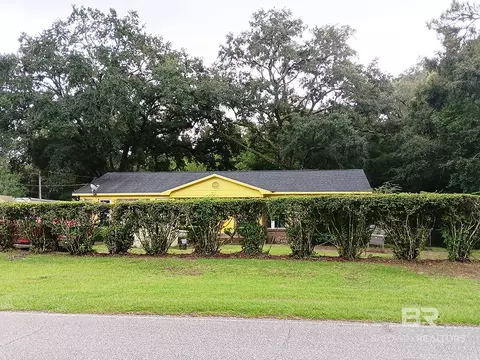 Exterior - 1304 Oak St, Daphne, AL 36526 photo 3 of 10