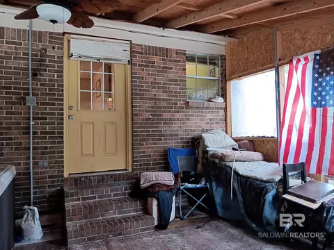 Exterior - 1304 Oak St, Daphne, AL 36526 photo 4 of 10