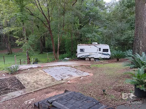 Exterior - 1304 Oak St, Daphne, AL 36526 photo 9 of 10