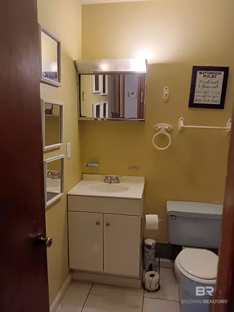 Bath - 1304 Oak St, Daphne, AL 36526 photo 1 of 4