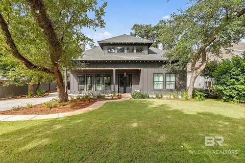 13 Echo Ln, Fairhope, AL 36532