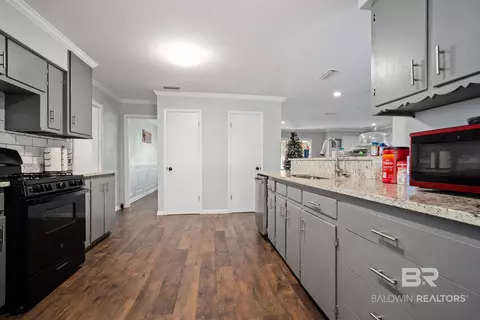 Entry Way - 5009 Chaucer Dr, Mobile, AL 36693 photo 3 of 3
