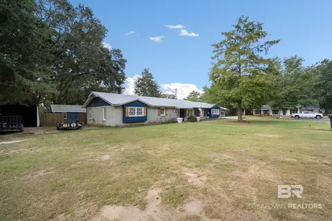 Exterior - 5009 Chaucer Dr, Mobile, AL 36693 photo 2 of 5