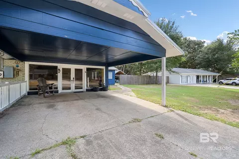 Exterior - 5009 Chaucer Dr, Mobile, AL 36693 photo 3 of 5