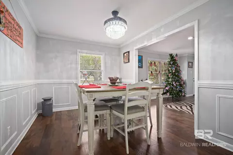 Dining - 5009 Chaucer Dr, Mobile, AL 36693 photo 2 of 3