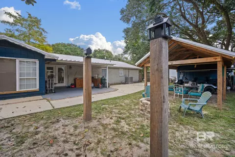 Exterior - 5009 Chaucer Dr, Mobile, AL 36693 photo 4 of 5
