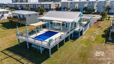 942 W Lagoon Ave, Gulf Shores, AL 36542