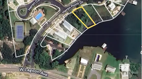 931 Heron Point Dr, Gulf Shores, AL 36542