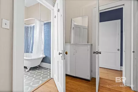 Entry Way - 54 Houston St, Mobile, AL 36606 photo 3 of 5