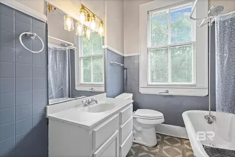 Bath - 54 Houston St, Mobile, AL 36606 photo 2 of 3