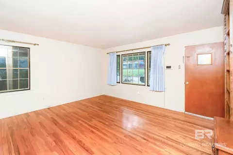 Living - 5658 Diane Dr, Mobile, AL 36618 photo 2 of 6